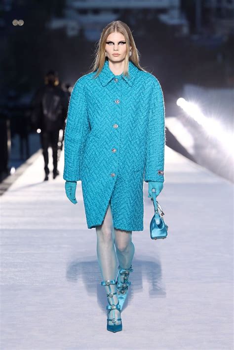 sfilata versace autunno inverno 2023|Versace: la sfilata evento Autunno Inverno 2023 a Los Angeles.